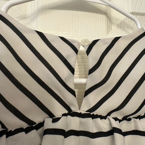 Maurices Striped Shoulder Peaking Blouse Size XSmall - Picture 11 of 13